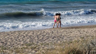 Ο καιρός των επόμενων ημερών φέρνει μαζί του έναν ισχυρό «σύμμαχο» του καλοκαιριού, το γνωστό μελτέμι, το οποίο όμως αυτή τη φορά