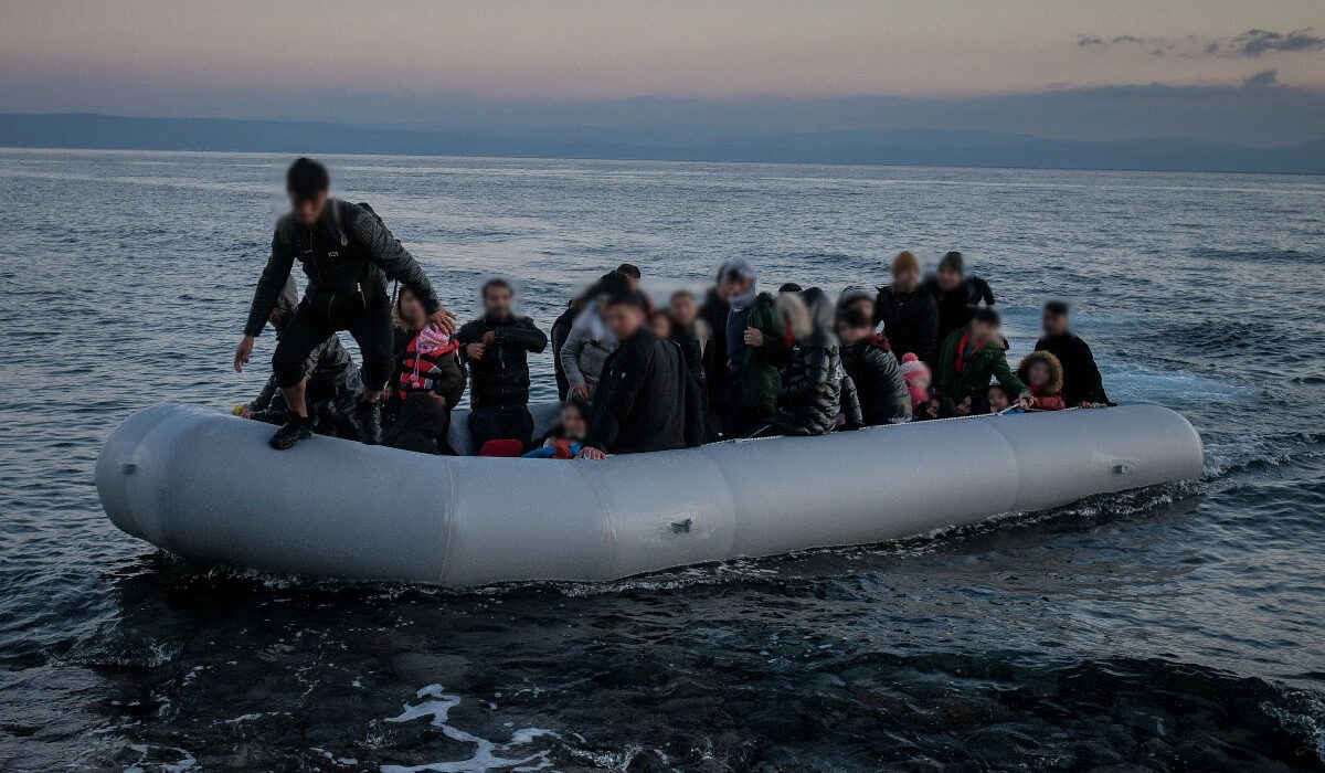 Νέα κατεύθυνση παίρνουν οι έρευνες των ελληνικών αρχών μετά τη σύλληψη έξι Τούρκων στην Αττική, σε περιοχές όπως ο Ωρωπός