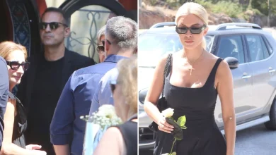 Φίλοι και συγγενείς έχουν συγκεντρωθεί αυτή την ώρα στο κοιμητήριο Χολαργού για να αποχαιρετήσουν την Αλεξάνδρα Νικολαΐδου