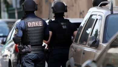 Σε μία από τις μεγαλύτερες επιχειρήσεις των τελευταίων ετών στην Κρήτη, η Ελληνική Αστυνομία προχώρησε στη σύλληψη 48 ατόμων, ανάμεσά