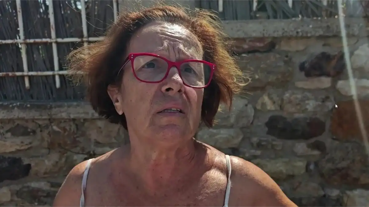 Μπορεί να έχουν περάσει αρκετές μέρες από την μεγάλη φωτιά που έκαψε την Κερατέα, ωστόσο, οι κάτοικοι της περιοχές συνεχίζουν