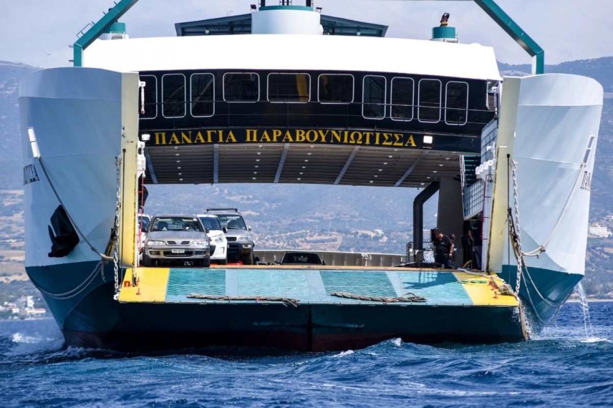 Σε εξέλιξη βρίσκονται οι τελευταίες προετοιμασίες για την αποκόλληση του φέρι μποτ της γραμμής Αγία Μαρίνα – Νέα Στύρα, το οποίο