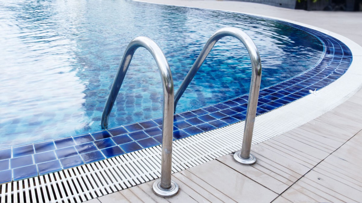 Στιγμές πανικού εκτυλίχθηκαν το απόγευμα της Κυριακής (3/8) σε ξενοδοχείο στην Κρήτη, όταν μία τουρίστρια έχασε τη ζωή