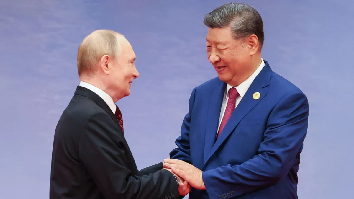 Ο πρόεδρος της Ρωσίας, Βλαντίμιρ Πούτιν, και ο Κινέζος ομόλογός του, Σι Τζινπίνγκ, είχαν σήμερα συνομιλίες σχετικά με τις πρόσφατες επαφές