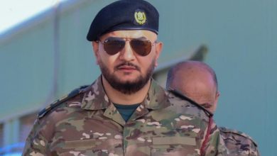 Ο στρατιωτικός ηγέτης της Λιβύης, Χαλίφα Χαφτάρ, διόρισε τον γιο του ως δεύτερο στην ιεραρχία, σε μια κίνηση που περιγράφεται ως μέρος των