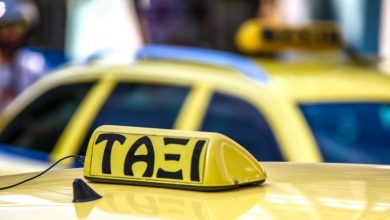 Οδηγός ταξί όχι μόνο «πετσόκοψε» οικονομικά μια γυναίκα που πήρε από το αεροδρόμιο Ελευθέριος Βενιζέλος με προορισμό το Λιμάνι του Πειραιά