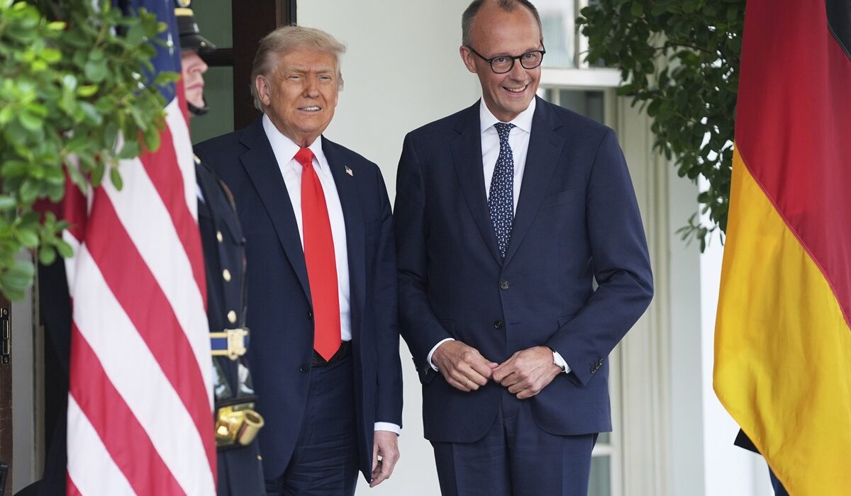 Με εντατικούς ρυθμούς συνεχίζονται οι διαβουλεύσεις μεταξύ ευρωπαϊκών χωρών και των ΗΠΑ, καθώς πλησιάζει η καθοριστική