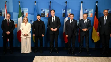 Ο Βολοντιμίρ Ζελένσκι προχώρησε σε μια διπλωματική κίνηση υψηλού συμβολισμού, προσκαλώντας στη Δευτέρα τον Λευκό Οίκο επτά