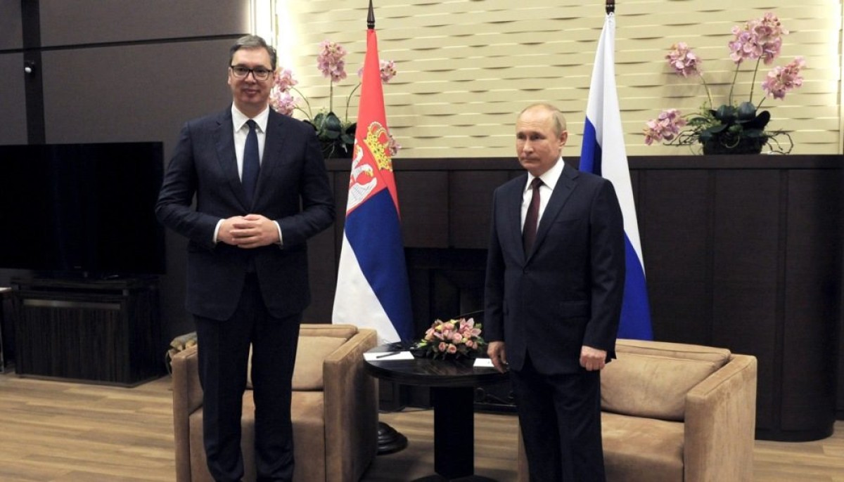 Ο πρόεδρος της Σερβίας, Αλεξάνταρ Βούτσιτς, εξέφρασε σήμερα έντονη ανησυχία για τη συγκρότηση μιας στρατιωτικής συμμαχίας μεταξύ