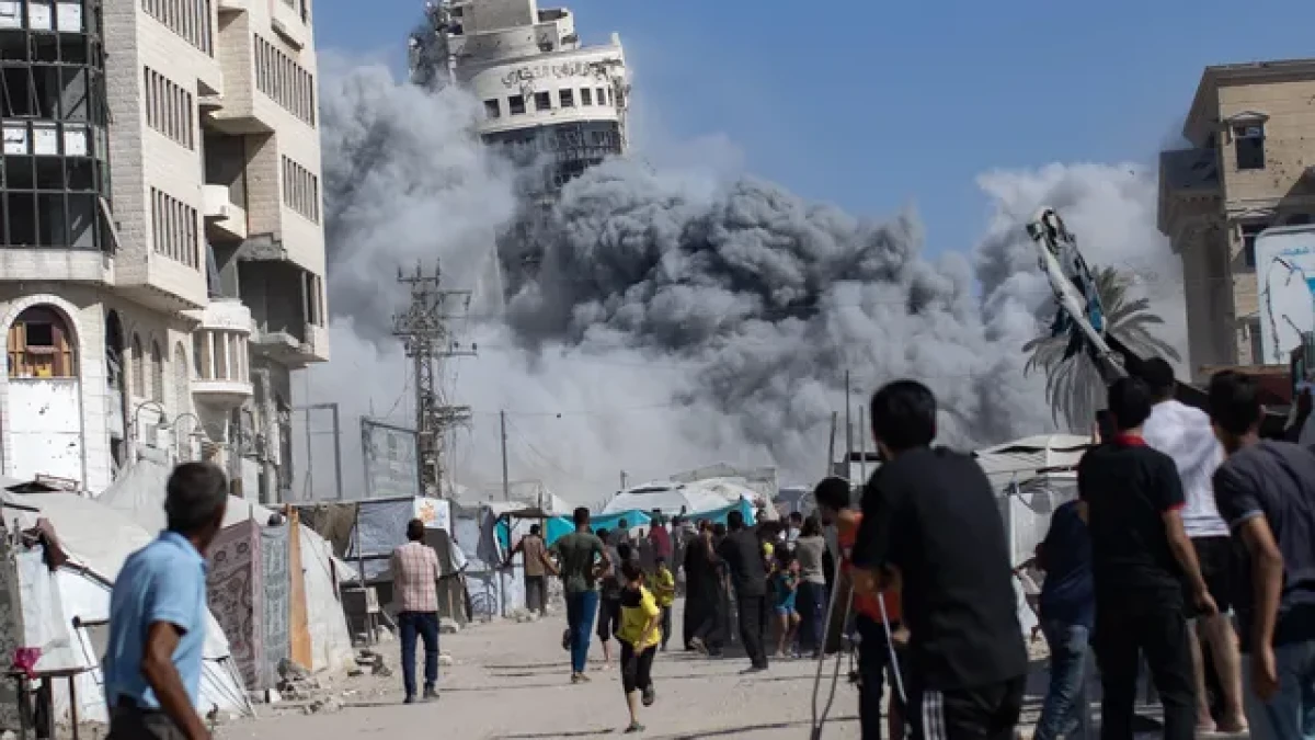 Η Αμερικανική πρεσβεία στην Ντόχα εξέδωσε επείγουσα οδηγία προς τους Αμερικανούς πολίτες που βρίσκονται στο Κατάρ, καλώντας τους