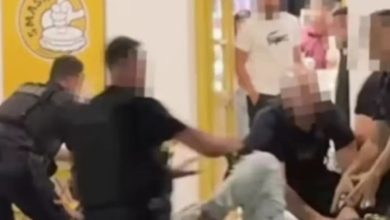 Σκηνές έντασης και πανικού εκτυλίχθηκαν χθες το βράδυ στη Μύκονο, έξω από γνωστό μπεργκεράδικο, όταν ομάδα Ιταλών τουριστών αντιστάθηκε