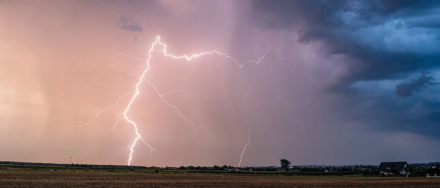Το προγνωστικό σύστημα καιρού του Κλέαρχου Μαρουσάκη προειδοποιεί για ένα επικίνδυνο κύμα κακοκαιρίας που πλήττει τη χώρα.