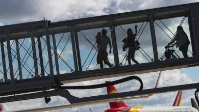 Το Ιράν ανακοίνωσε σήμερα (30.09.2025) την επιστροφή αυτή την εβδομάδα στη χώρα 120 πολιτών του που απελάθηκαν από τις ΗΠΑ στο πλαίσιο