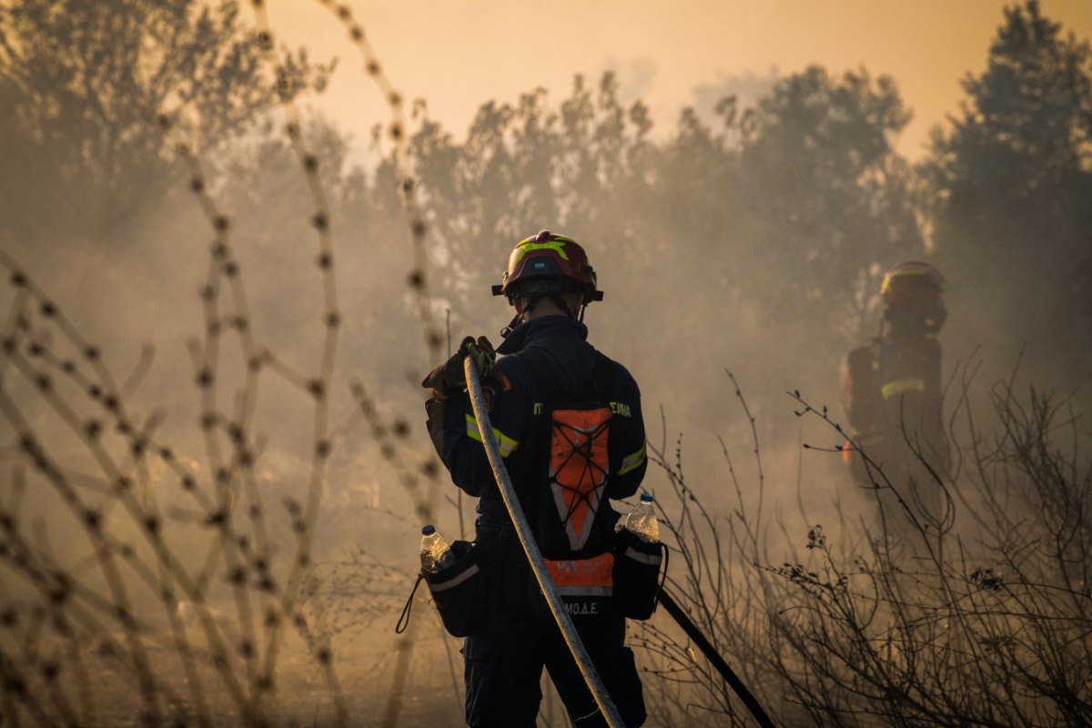 Συναγερμός έχει σημάνει στη Μεσσηνία την Τετάρτη, καθώς εκδηλώθηκαν δύο ενεργά μέτωπα φωτιάς στις περιοχές του Αβραμιού, στον Δήμο