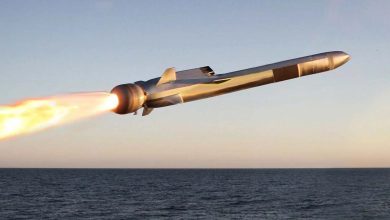 Το Κρεμλίνο σχολίασε σήμερα το ενδεχόμενο η Ουκρανία να αποκτήσει αμερικανικούς πυραύλους μεγάλου βεληνεκούς τύπου Tomahawk