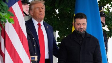 Ο Βολοντίμιρ Ζελένσκι, άσκησε έντονη κριτική στον Πρόεδρο των ΗΠΑ, Ντόναλντ Τραμπ, υποστηρίζοντας ότι κατά τη διάρκεια της