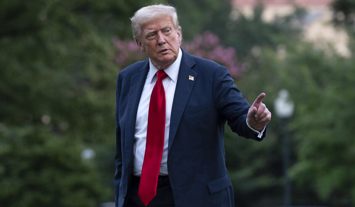 Με δηλώσεις που προκάλεσαν αίσθηση, ο Πρόεδρος των ΗΠΑ Ντόναλντ Τραμπ άνοιξε εκ νέου τη συζήτηση για το μέλλον του ΝΑΤΟ, αφήνοντας