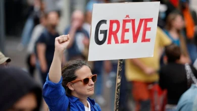 Χιλιάδες διαδηλωτές και μαζικές απεργίες στη Γαλλία κατά των περικοπών στον προϋπολογισμό. Κλειστά σχολεία, προβλήματα σε συγκοινωνίες