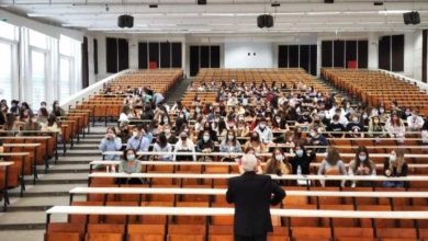 Η ακαδημαϊκή χρονιά 2025-2026 σηματοδοτεί την επίσημη είσοδο των ιδιωτικών πανεπιστημίων στην Ελλάδα, εγκαινιάζοντας μια νέα