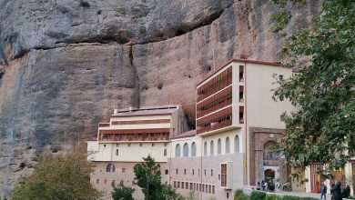 Σοβαρό πλήγμα δέχεται το κύρος της Εκκλησίας, καθώς η Ελληνική Αστυνομία πέρασε χειροπέδες στον ηγούμενο της ιστορικής Μονής