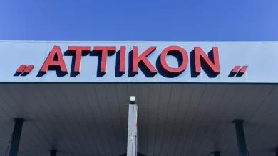 Σε οριακό σημείο βρίσκεται ξανά το νοσοκομείο «Αττικόν», με τους διαδρόμους να έχουν κατακλυστεί από ράντζα και φορεία.