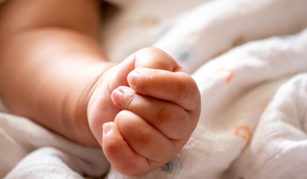 Στην Πάτρα επανέρχονται στο προσκήνιο τέσσερις σοβαρές υποθέσεις παιδικής κακοποίησης που είχαν αρχικά εξεταστεί από την τοπική