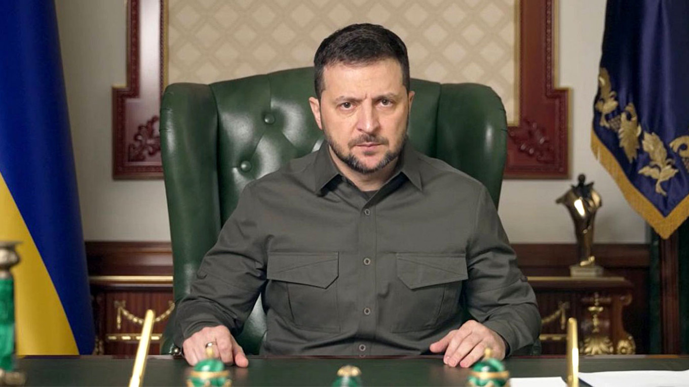 Ο Ουκρανός πρόεδρος, Βολοντιμίρ Ζελένσκι, φαίνεται να προετοιμάζει το έδαφος για ενδεχόμενες δύσκολες αποφάσεις απέναντι στη Ρωσία