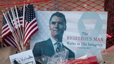 Ο Τσάρλι Κερκ υπήρξε μια από τις πιο αμφιλεγόμενες προσωπικότητες της σύγχρονης αμερικανικής πολιτικής σκηνής.