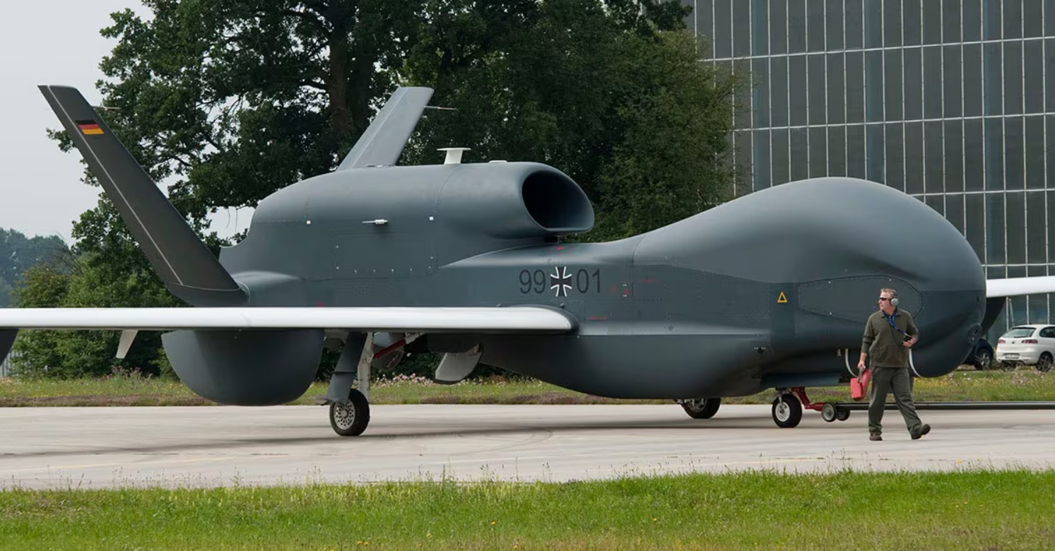 Η Γερμανία κρούει τον κώδωνα του κινδύνου για τον αυξανόμενο κίνδυνο που συνιστούν τα drones, με τον Υπουργό Εσωτερικών να ανακοινώνει