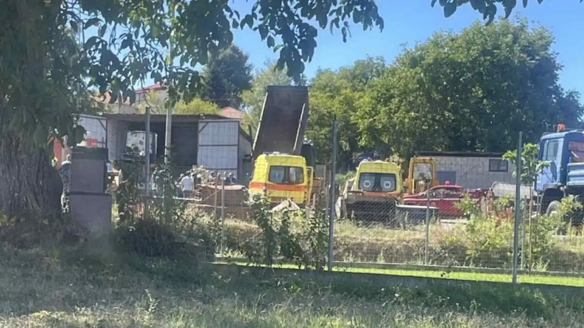 Σε κρίσιμη κατάσταση νοσηλεύεται στο νοσοκομείο Κοζάνης ο 54χρονος εργάτης που τραυματίστηκε σοβαρά, ύστερα από ισχυρή έκρηξη