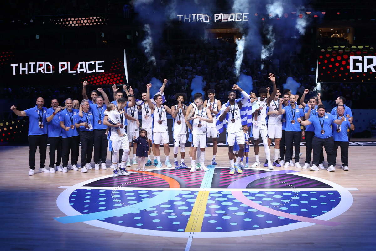 Η Εθνική ομάδα μπάσκετ, η ομάδα που ενώνει όλη την Ελλάδα, επέστρεψε στο βάθρο του EuroBasket μετά από 16 χρόνια, κατακτώντας το χάλκινο