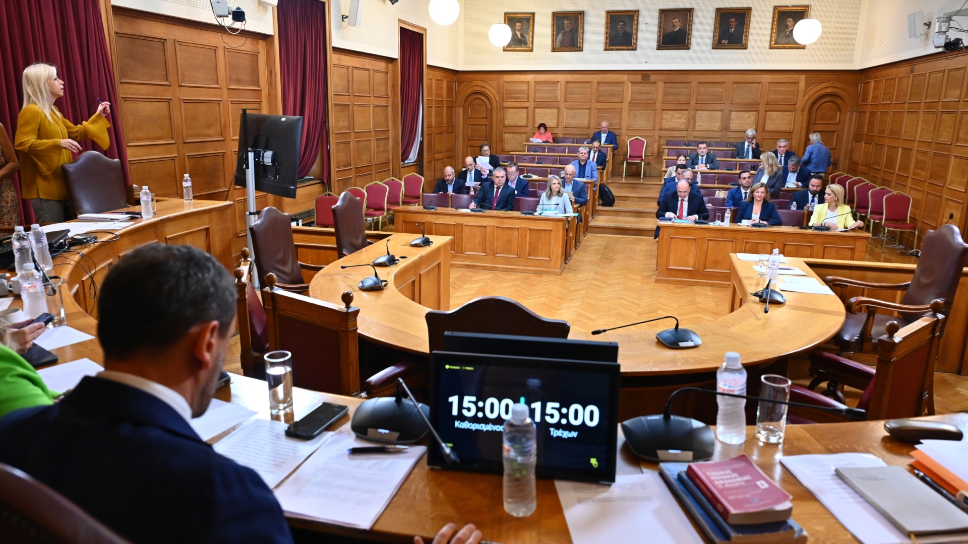 Ένταση στην Εξεταστική ΟΠΕΚΕΠΕ: Η αντιπολίτευση ζητά Μητσοτάκη–Μυλωνάκη. Η ΝΔ παρουσιάζει μεγάλη λίστα και δέχεται κριτική ότι περιλαμβάνει εκλιπόντες.