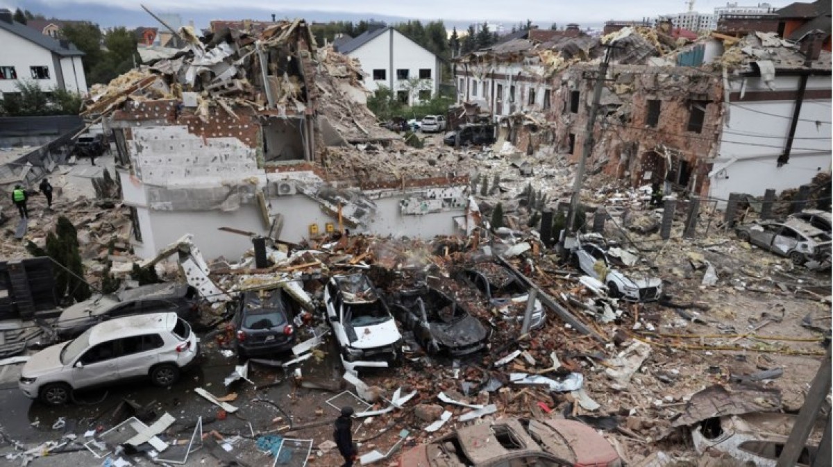 Η Ουκρανία βίωσε μία από τις πιο σφοδρές νύχτες από την αρχή του πολέμου, καθώς η Ρωσία εξαπέλυσε μαζικό κύμα επιθέσεων με πυραύλους