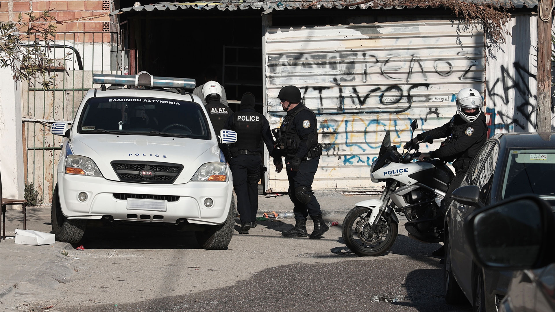 Την πρόσληψη στην ΕΛ.ΑΣ. 100 Ρομά σχεδιάζει το υπουργείο Προστασίας του Πολίτη.