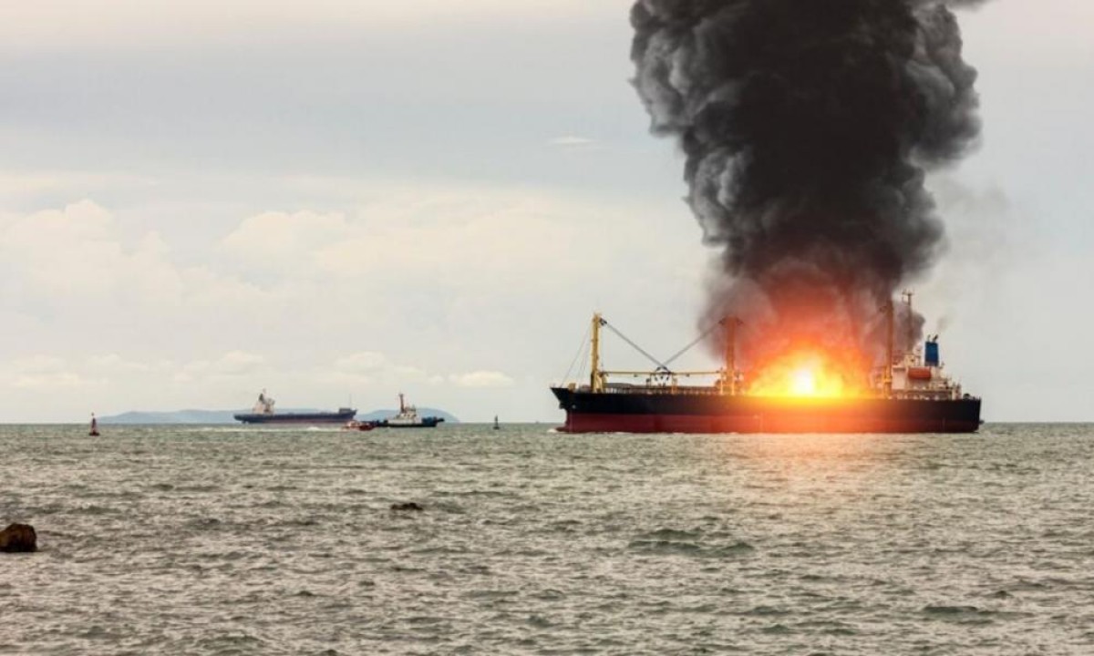 Ρωσικά πυρά έπληξαν πλοίο του Αζερμπαϊτζάν όσο ξεφόρτωνε στρατιωτικό εξοπλισμό στην Οδησσό της Ουκρανίας. Πόλεμος στην Ουκρανία: Το 'παν