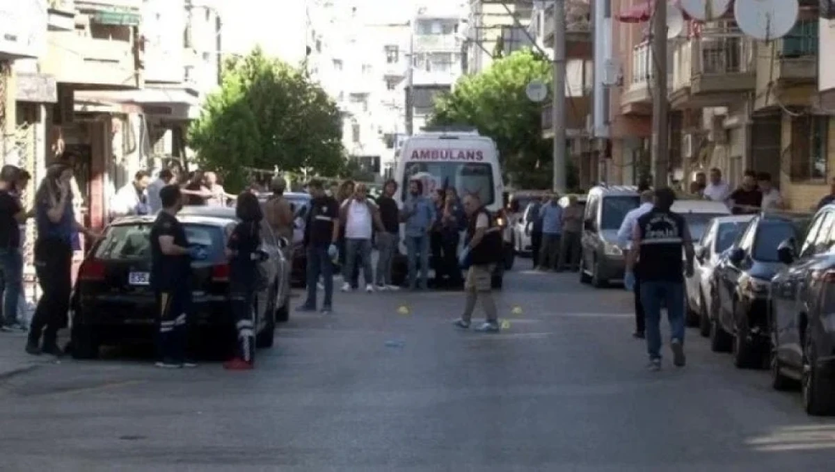 Δύο αστυνομικοί έχασαν τη ζωή τους και άλλοι δύο τραυματίστηκαν σε ένοπλη επίθεση που πραγματοποιήθηκε σε αστυνομικό τμήμα κοντά