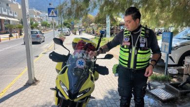 Την δική του μάχη για να κρατηθεί στην ζώη, δίνει ο διασώστης δικυκλιστής του ΕΚΑΒ Δημήτρης Μητρόπουλος που έπεσε θύμα τροχαίου