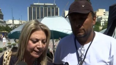 Η Μαρία Καρυστιανού βρέθηκε το μεσημέρι της Κυριακής 21 Σεπτεμβρίου στο Σύνταγμα, δίπλα στον Πάνο Ρούτσι, που διανύει την πρώτη εβδομάδα