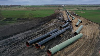 Η Ευρωπαϊκή Ένωση εξετάζει το ενδεχόμενο επιβολής περιορισμών στις εισαγωγές ρωσικών καυσίμων μέσω του αγωγού Ντρούζμπα