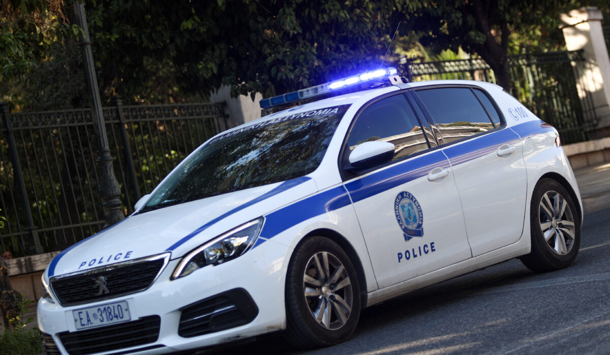 Πολύ γνωστός Έλληνας ηθοποιός αναζητείται από την Αστυνομία  από το απόγευμα της Κυριακής , καθώς, σύμφωνα με πληροφορίες έχει