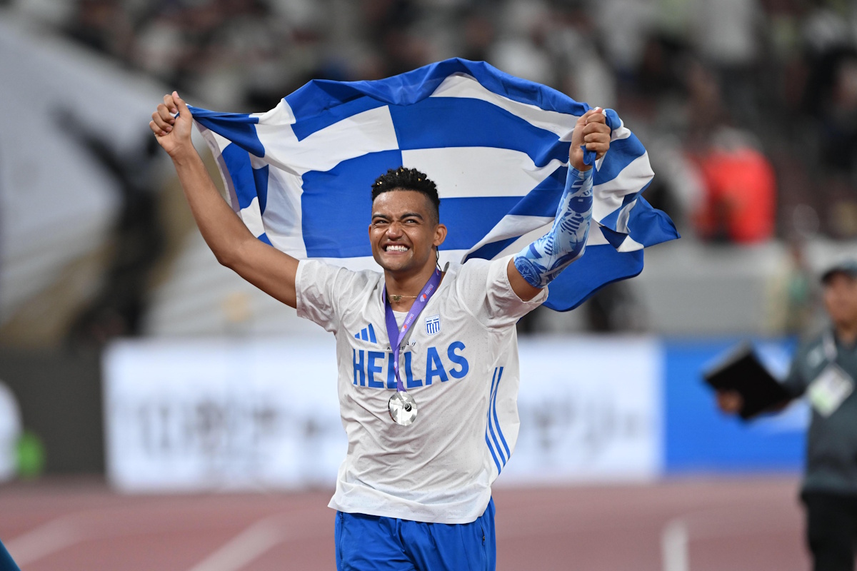 Ο Εμμανουήλ Καραλής κατέκτησε το πρώτο του μετάλλιο σε παγκόσμιο πρωτάθλημα ανοιχτού στίβου, ανεβαίνοντας στο βάθρο με ένα εκπληκτικό