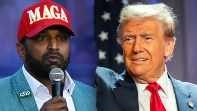 Τα αλλεπάλληλα λάθη του στη διαχείριση της υπόθεσης της δολοφονίας του Τσάρλι Κερκ έχουν προκαλέσει θύελλα αντιδράσεων, με τον Λευκό