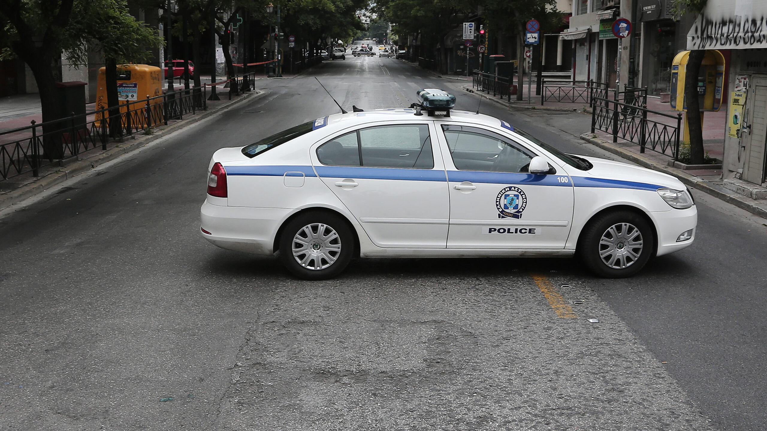 Στην σύλληψη δύο ατόμων προχώρησαν αστυνομικοί το απόγευμα της Δευτέρας (8/9) στην οδό Χαριλάου Τρικούπη στα Εξάρχεια.