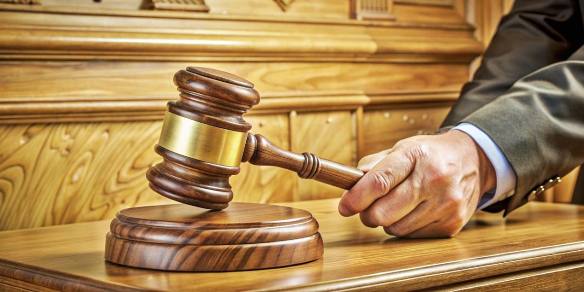 Ένα νέο, αθόρυβο «ξεκαθάρισμα» κόκκινων δανείων από τα funds απειλεί χιλιάδες Έλληνες, ανοίγοντας ξανά τον δρόμο για την απώλεια