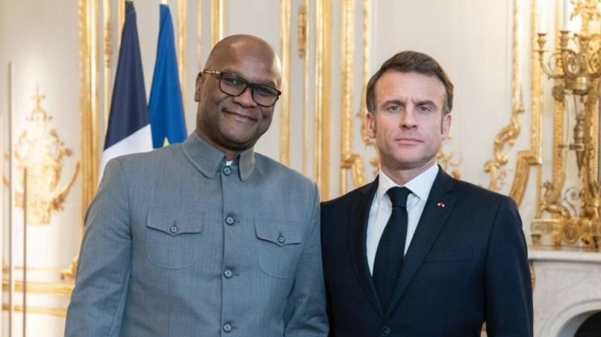 Νεκρός μπροστά από το ξενοδοχείο Hyatt Regency στο Παρίσι βρέθηκε νωρίτερα σήμερα Τρίτη (30/9) ο πρέσβης της Νότιας Αφρικής στη Γαλλία