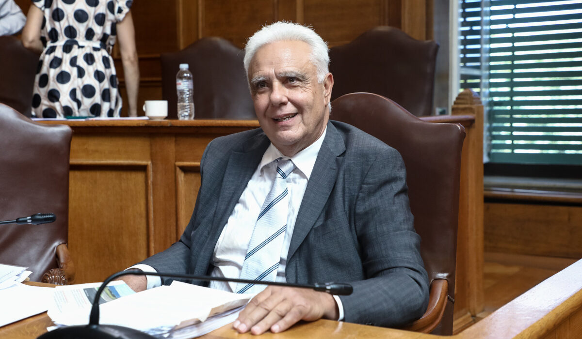 Ο πρώην πρόεδρος του ΟΠΕΚΕΠΕ, Νίκος Σαλάτας, προέβη σε σοβαρές καταγγελίες κατά τη διάρκεια της κατάθεσής του στην Εξεταστική