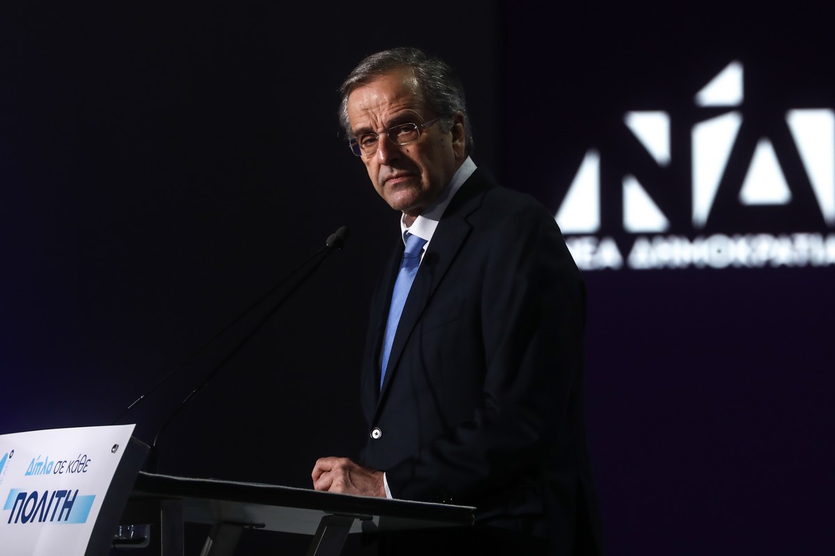 Ο Αντώνης Σαμαράς τοποθετείται ανοιχτά υπέρ των οικογενειών των θυμάτων της σιδηροδρομικής τραγωδίας στα Τέμπη, υπογραμμίζοντας