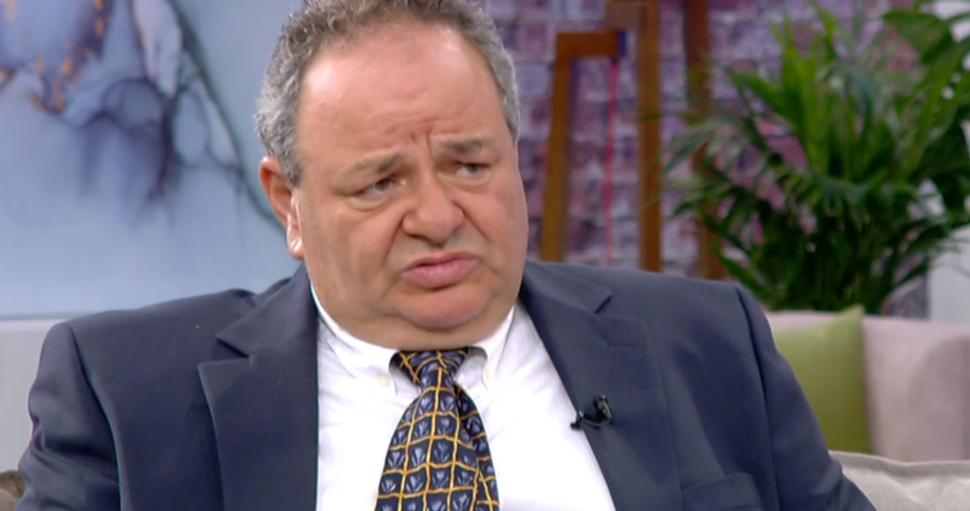 Ο γιατρός Δημήτρης Λυμπεριάδης είναι ο Διευθυντής της καρδιοχειρουργικής κλινικής του Ιπποκράτειου Νοσοκομείου που συνελήφθη με την κατηγορία