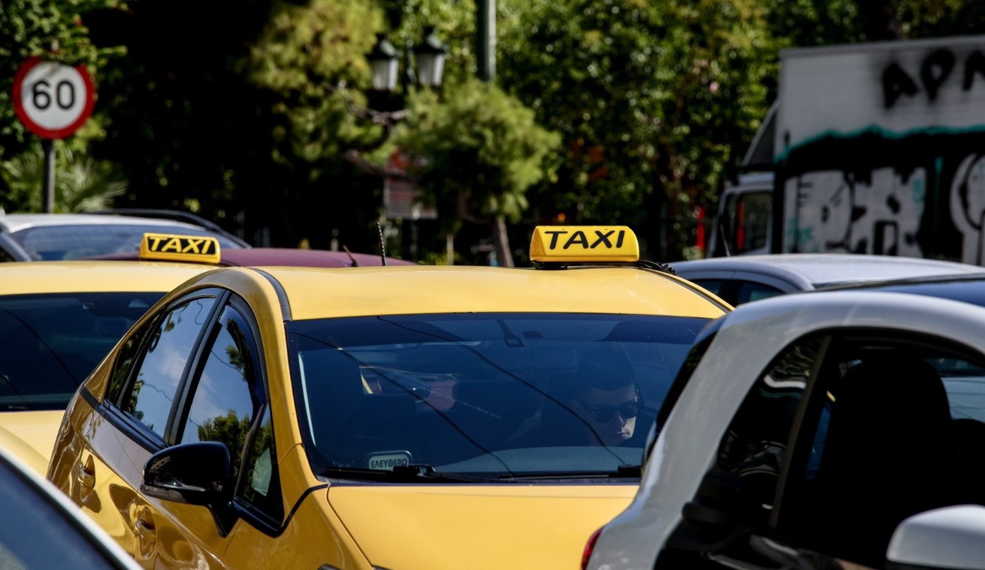 Σε νέα κινητοποίηση προχωρούν οι οδηγοί ταξί, ανακοινώνοντας 18ωρη απεργία από τα μεσάνυχτα της Κυριακής 21 Σεπτεμβρίου έως τις 18:00
