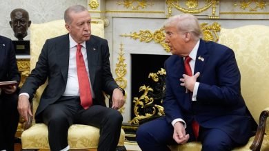 Η συνάντηση των προέδρων των Ηνωμένων Πολιτειών και της Τουρκίας, Ντόναλντ Τραμπ και Ρετζέπ Ταγίπ Ερντογάν, στον Λευκό Οίκο την Πέμπτη